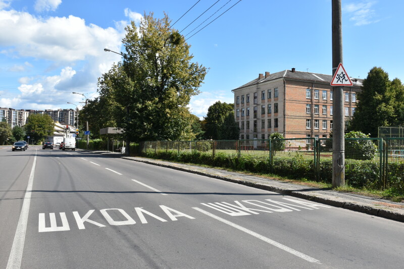 У Луцьку наносять нову дорожню розмітку: що змінилося