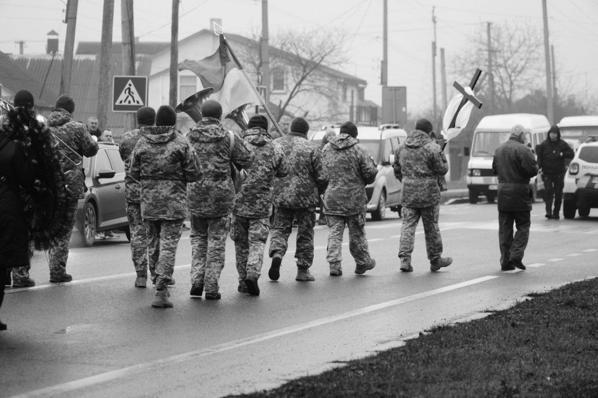 Важкий бій забрав життя трьох земляків: на Волині в останню земну дорогу провели штаб-сержанта Олександра Мазурка