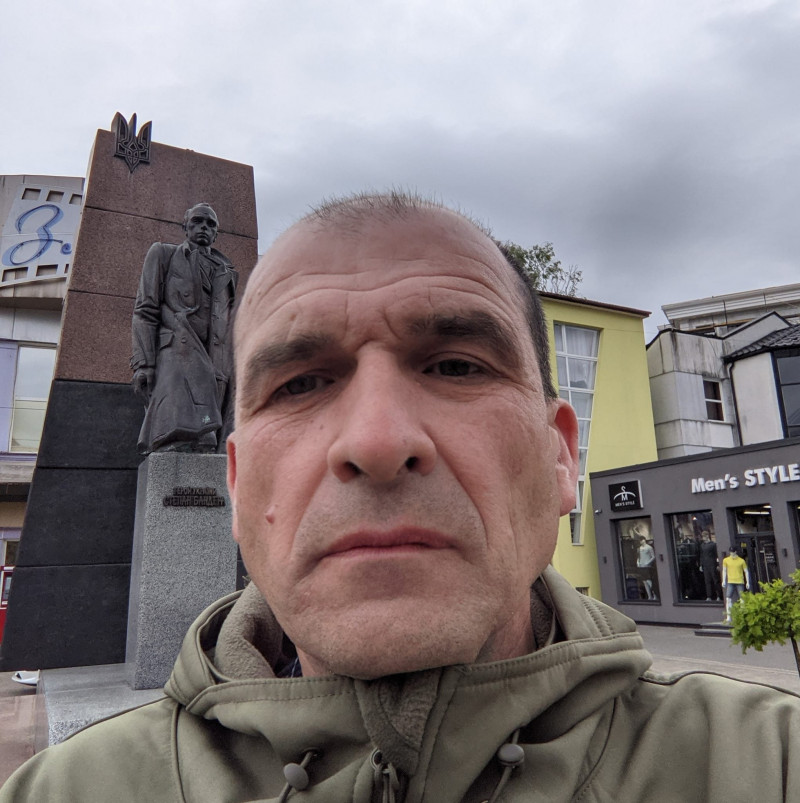 Відомий волинський журналіст боронить Україну на фронті: інтерв'ю зі Святославом Лесюком