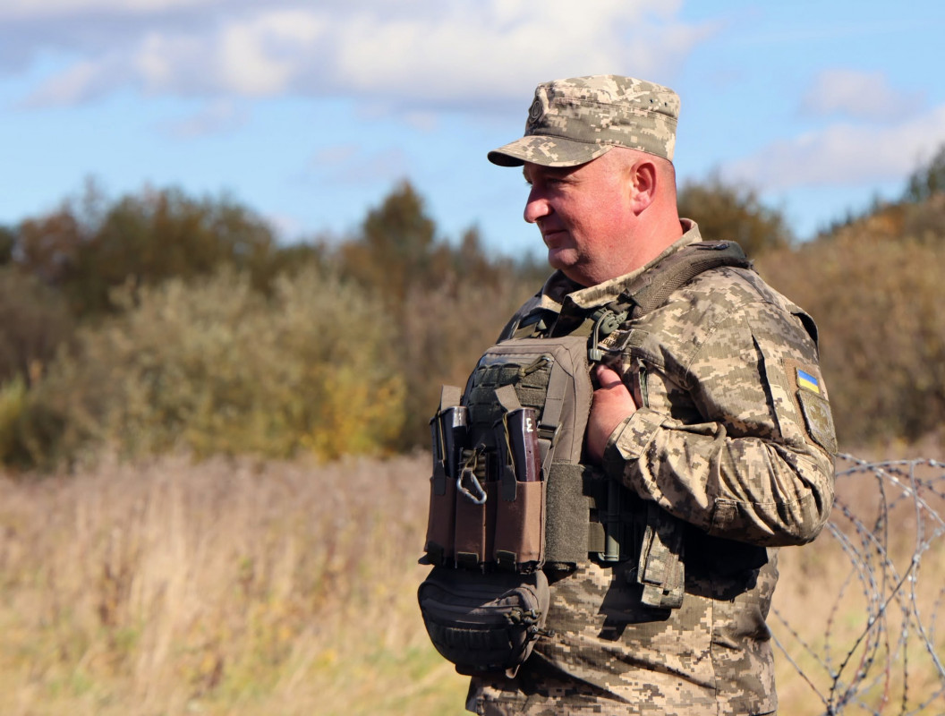 Забрав зброю з палаючої машини й розстріляв дрон-ждун: історія прикордонника з Волині