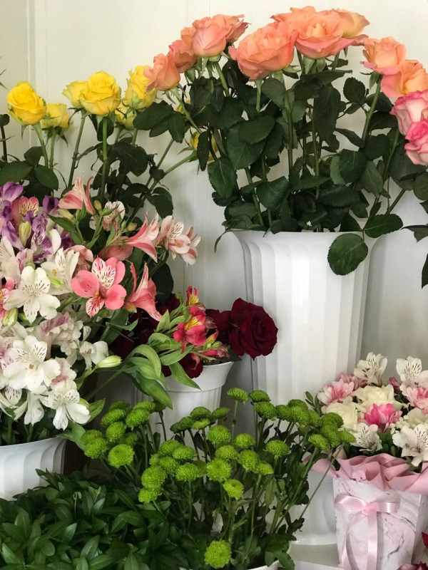 Які магазини працюють на новому ринку в Княгининку? Квіти «Донна Роза»
