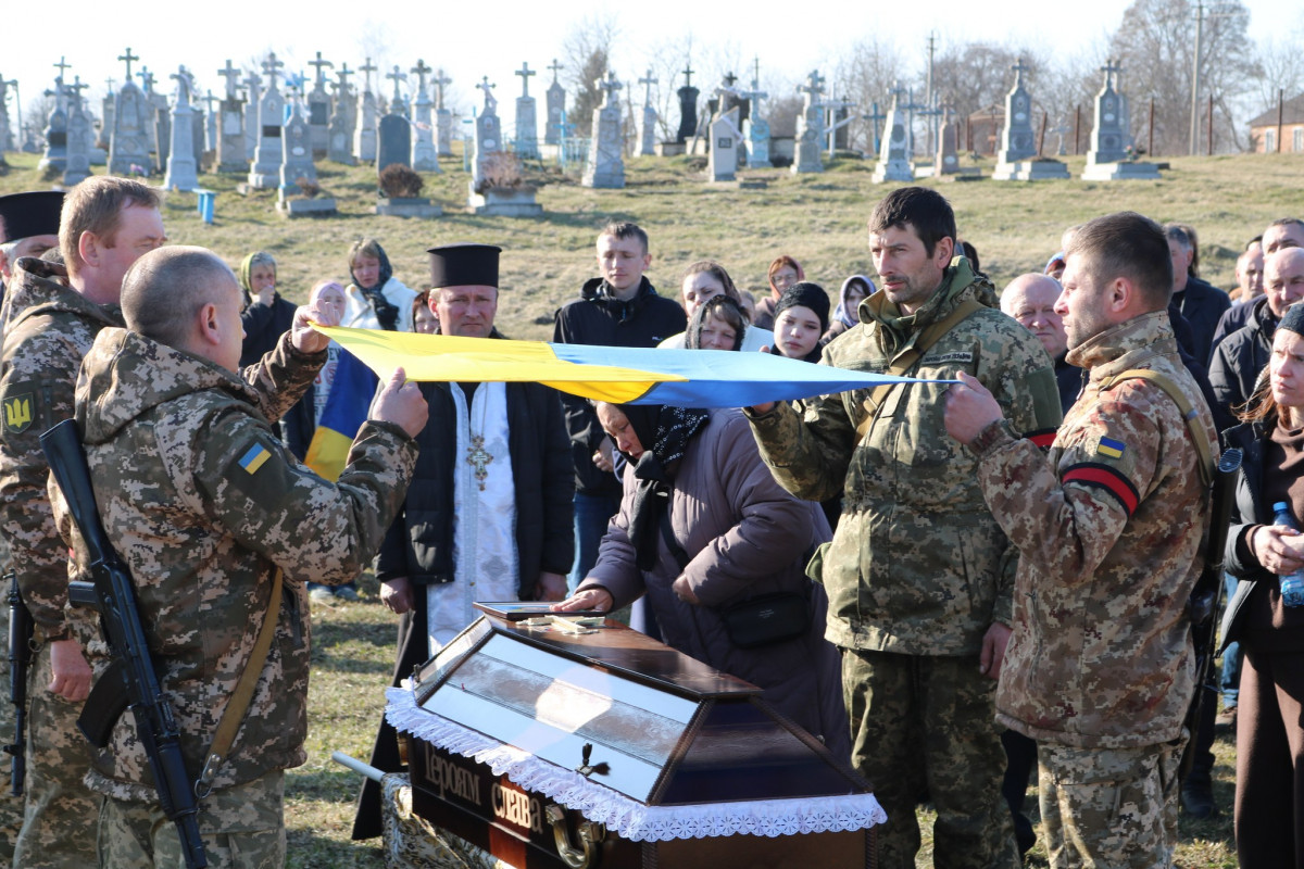 Загинув наприкінці грудня 2024 року: на Волині попрощалися з Героєм Андрієм Мацеруком