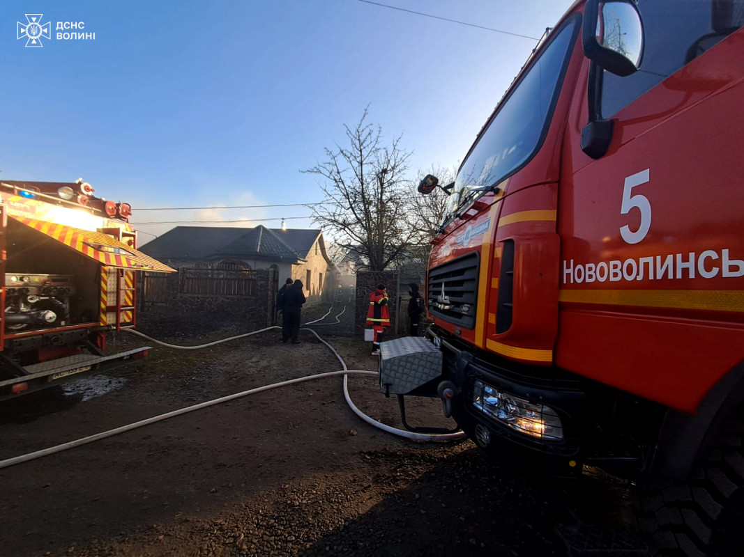 У місті на Волині горів гараж