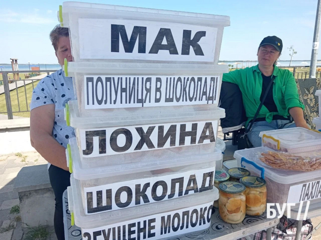 На Світязі стартував сезон пончиків - улюблені смаколики вже продають біля озера