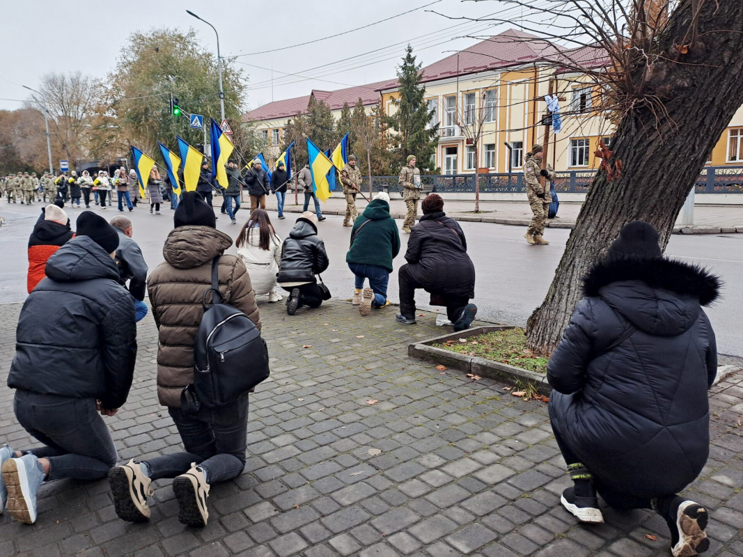 Неповних два місяці тому тільки одягнув військову форму: на Волині попрощались з Героєм Ростиславом Кривчуком