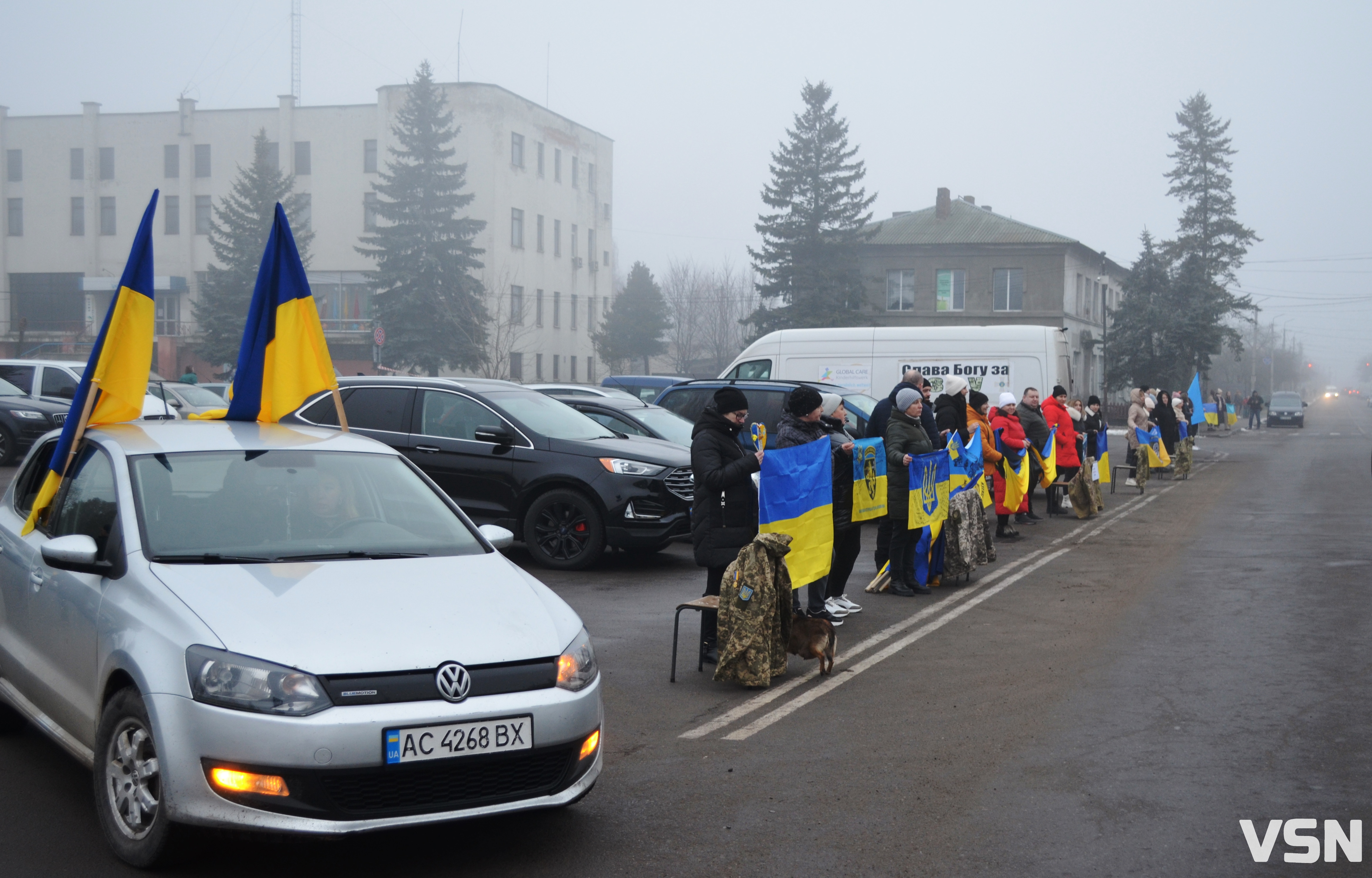 «Для нас – це одна хвилина, для них – Вічність»: у прикордонному місті на Волині вшанували тих, хто загинув від війни