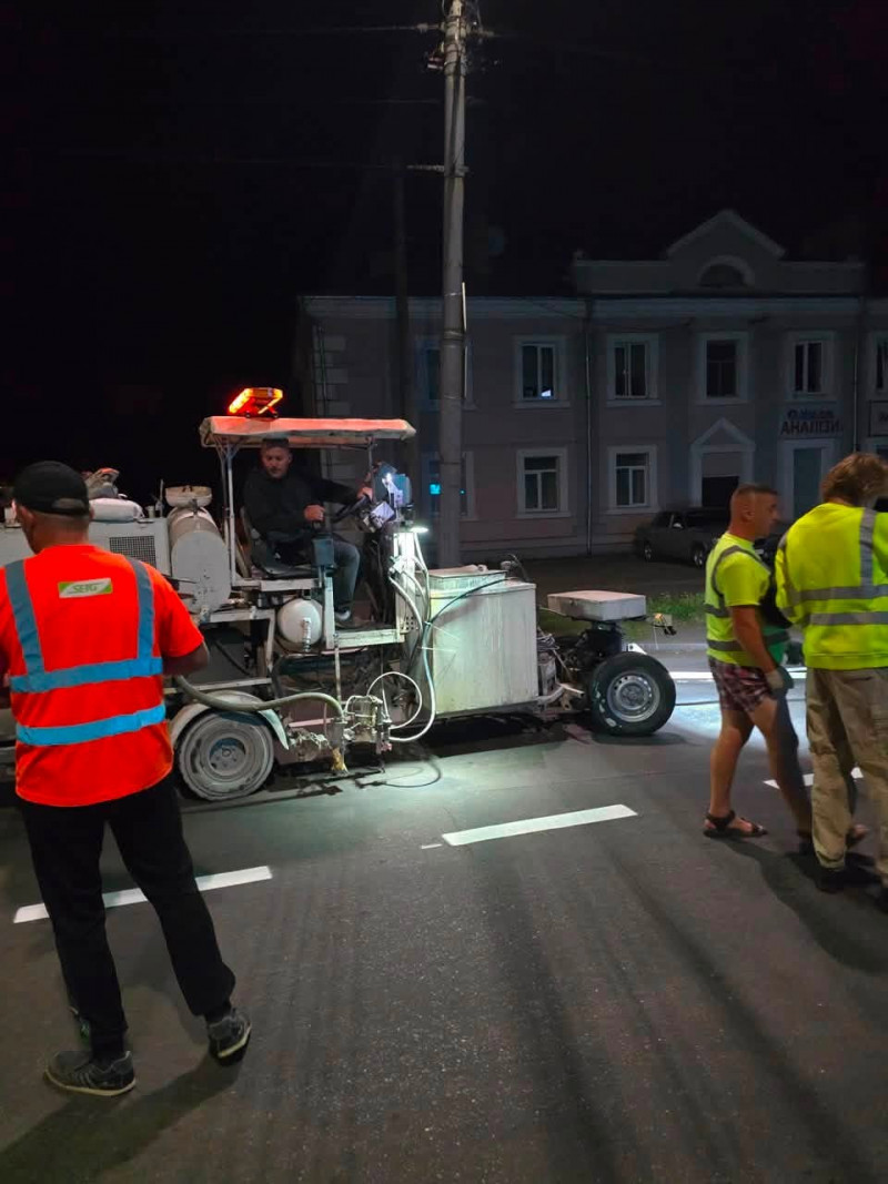 У Луцьку продовжують оновлювати дорожню розмітку: які вулиці і що в планах