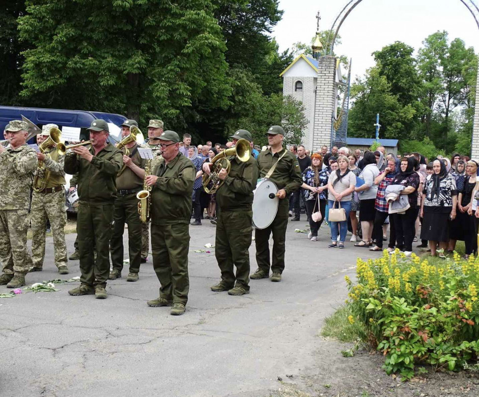 Не дожив декілька тижнів до дня народження: на Волині попрощалися із полеглим Героєм Сергієм Карпуком