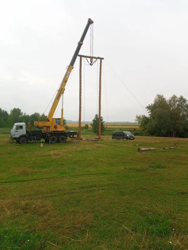 На Волині з’явилася височезна гойдалка-рекордсменка заввишки майже 14 метрів