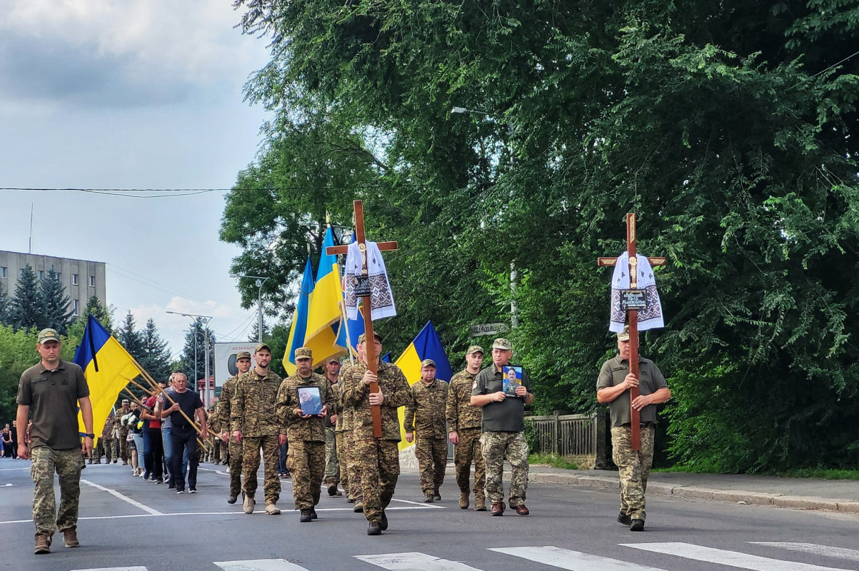 Сини продовжують боротьбу на фронті: на Волині попрощалися з Героями Юрієм Любашовим та Олександром Дубуком