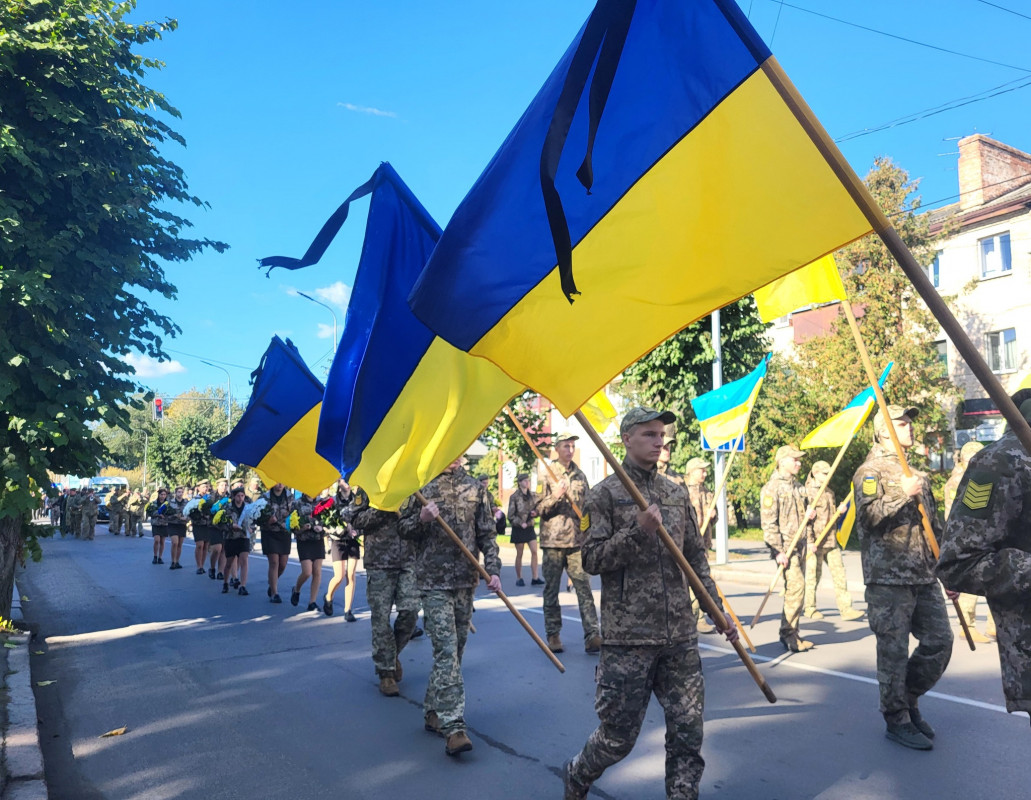 Не дочекався народження дитини: на Волині попрощались з Героєм Леонідом Семенюком