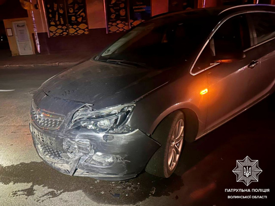 На Волині перевернулася автівка. Відео. Оновлено