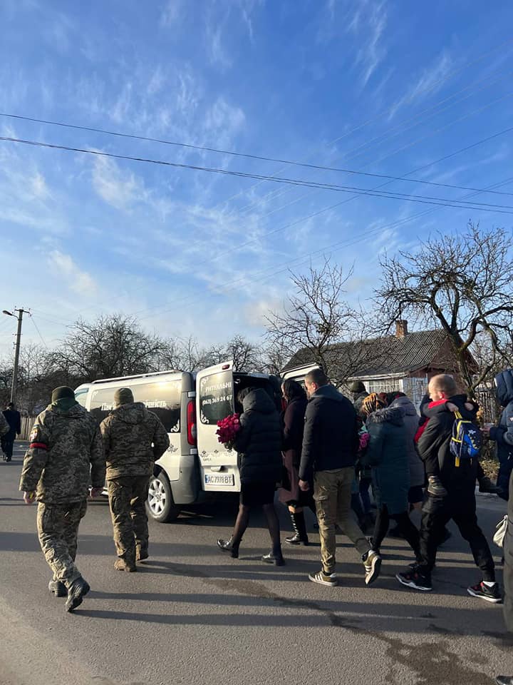 У переддень Нового року на Волині попрощалися із Героєм, який понад рік вважався зниклим безвісти