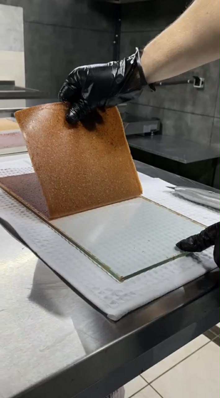 Зі згорілого приміщення до власного цеху: подружжя з Волині виготовляє натуральну пастилу, яку продають у магазинах громади