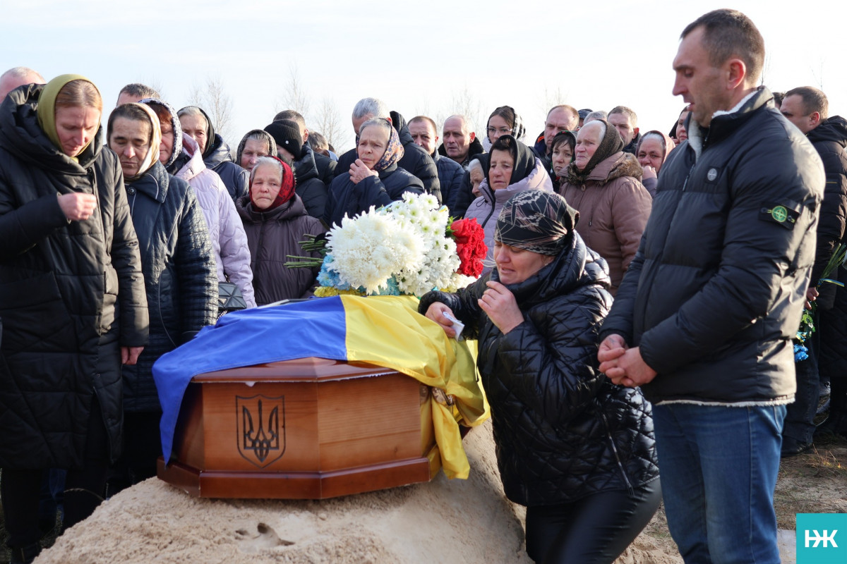 Рік надії й очікування: на Волині попрощалися з Героєм Віктором Фесиком