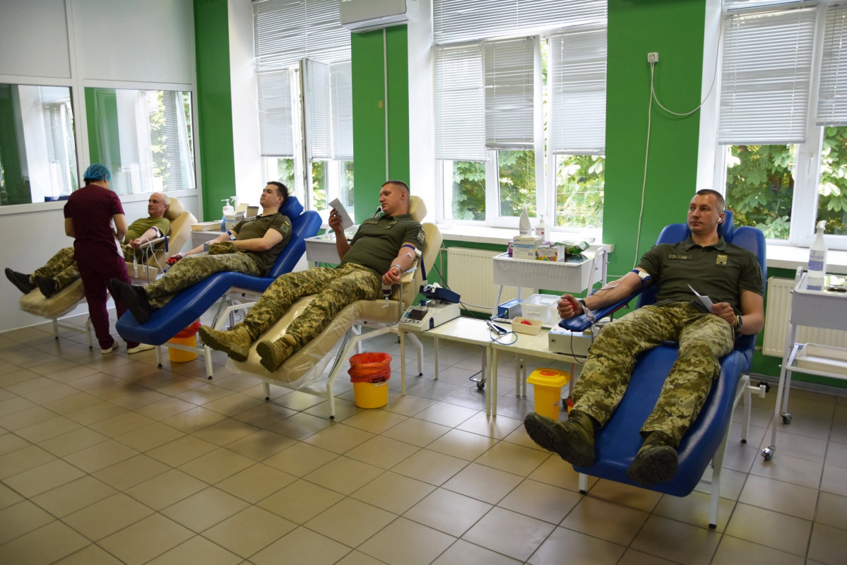 Понад 196 літрів крові за день: прикордонники з Волині разом із побратимами встановили рекорд України