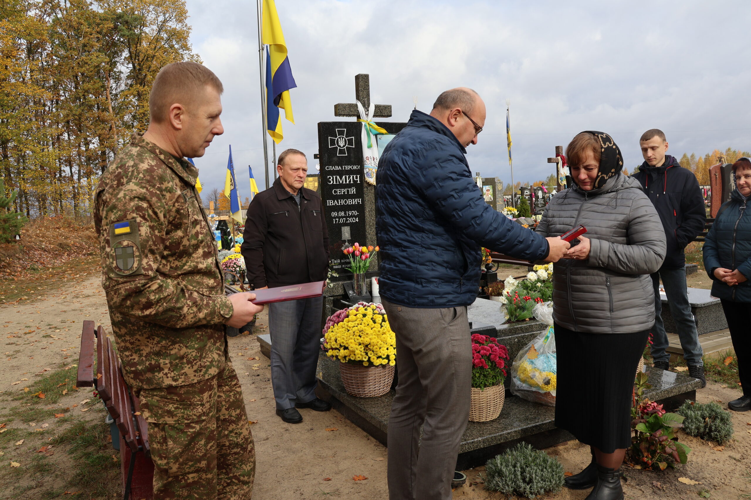 Життя обірвалося внаслідок важкого поранення: дружині Героя з Волині вручили його посмертну нагороду
