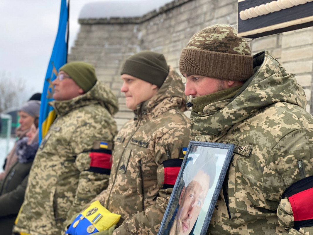 17 місяців мама сподівалася, що живий: на Волині поховали Героя Андрія Чумака. Фото