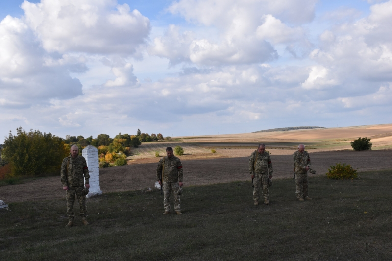 На Волині провели в останню путь 46-річного Героя Леоніда Мізернюка