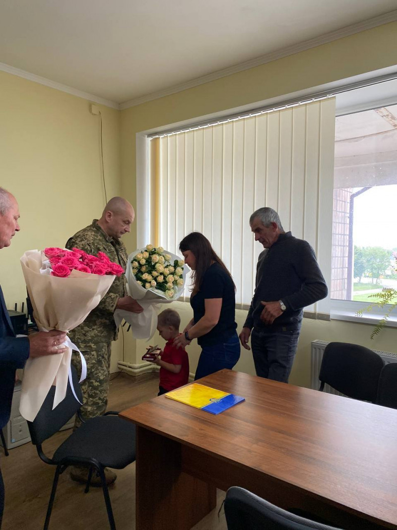 На Волині посмертну нагороду захисника вручили родині Героя