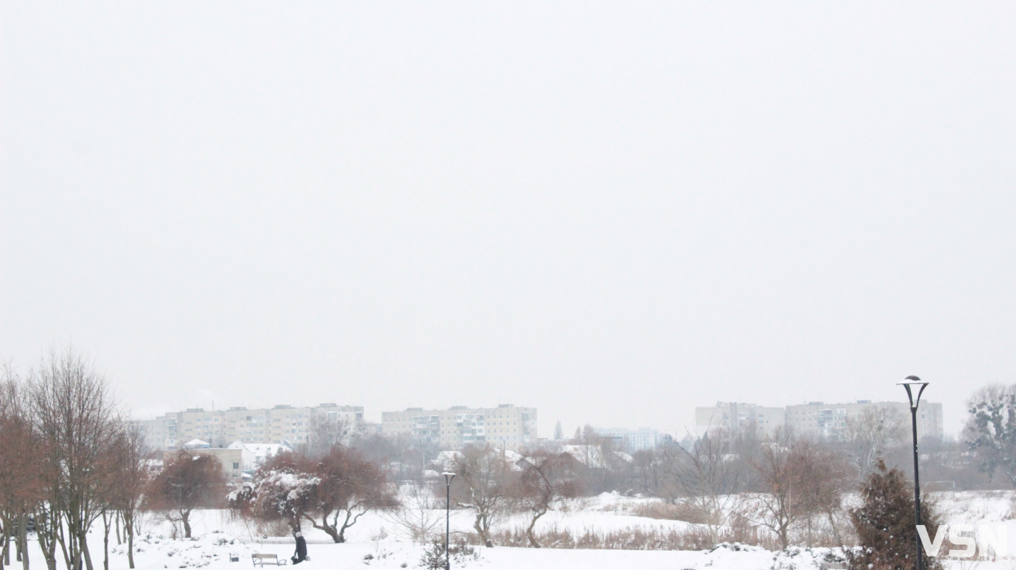 Ковель після снігопадів: фоторепортаж із засніженого міста