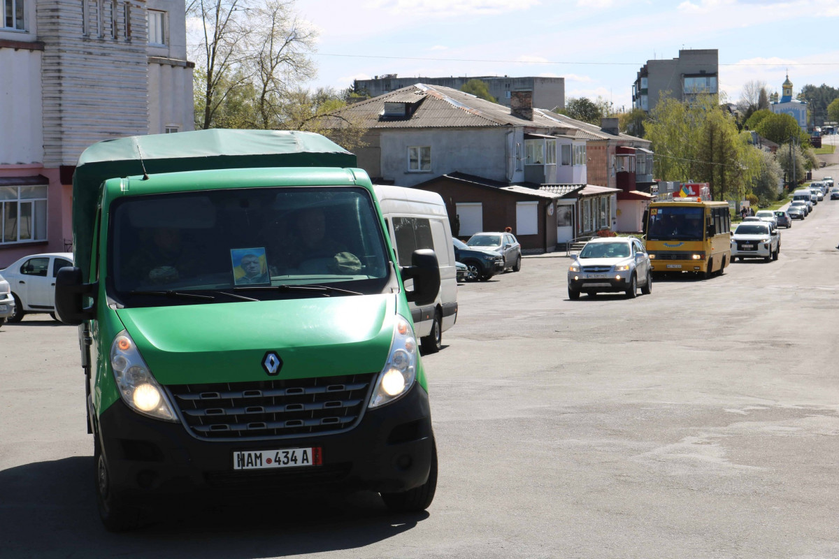 Близько 11 місяців вважався зниклим безвісти: на Волині попрощалися із захисником Василем Фаринюком