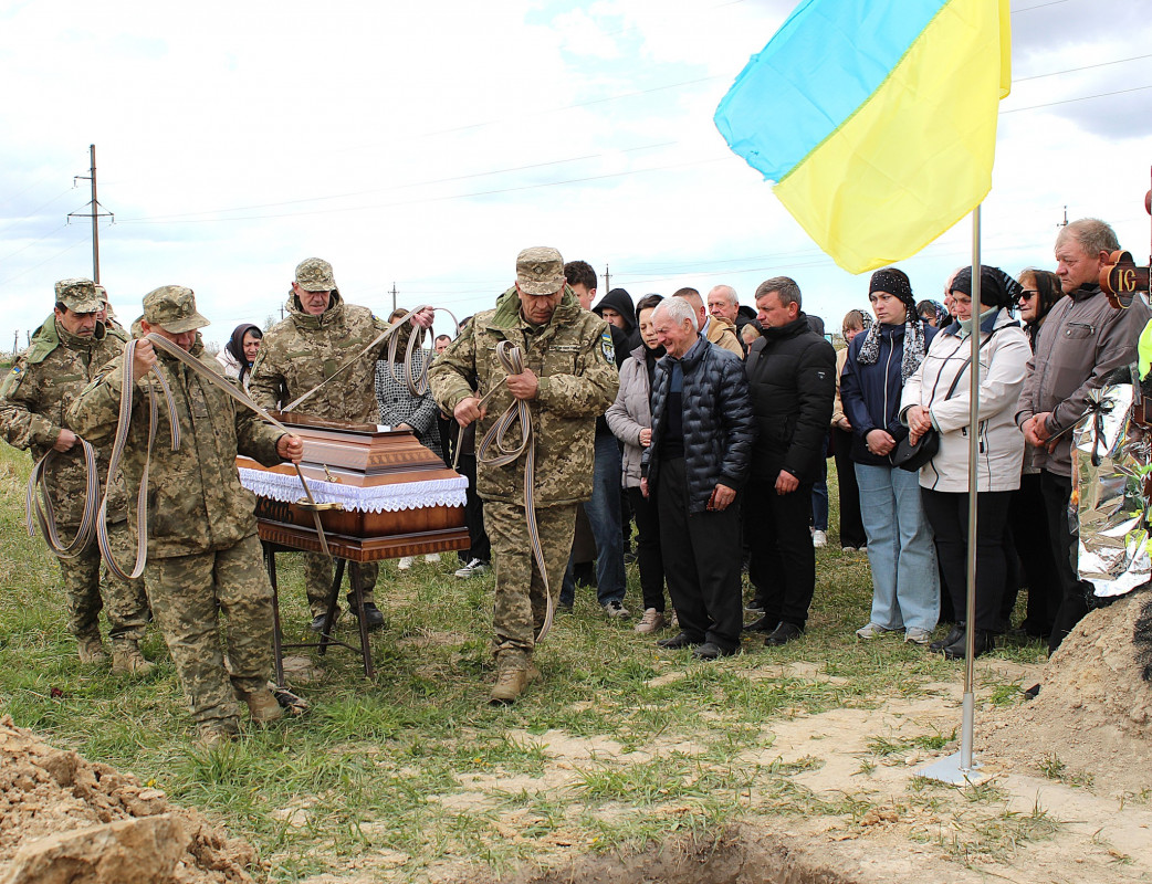 Майже два з половиною роки невідомості: на Волині в останню путь провели Героя Андрія Климюка