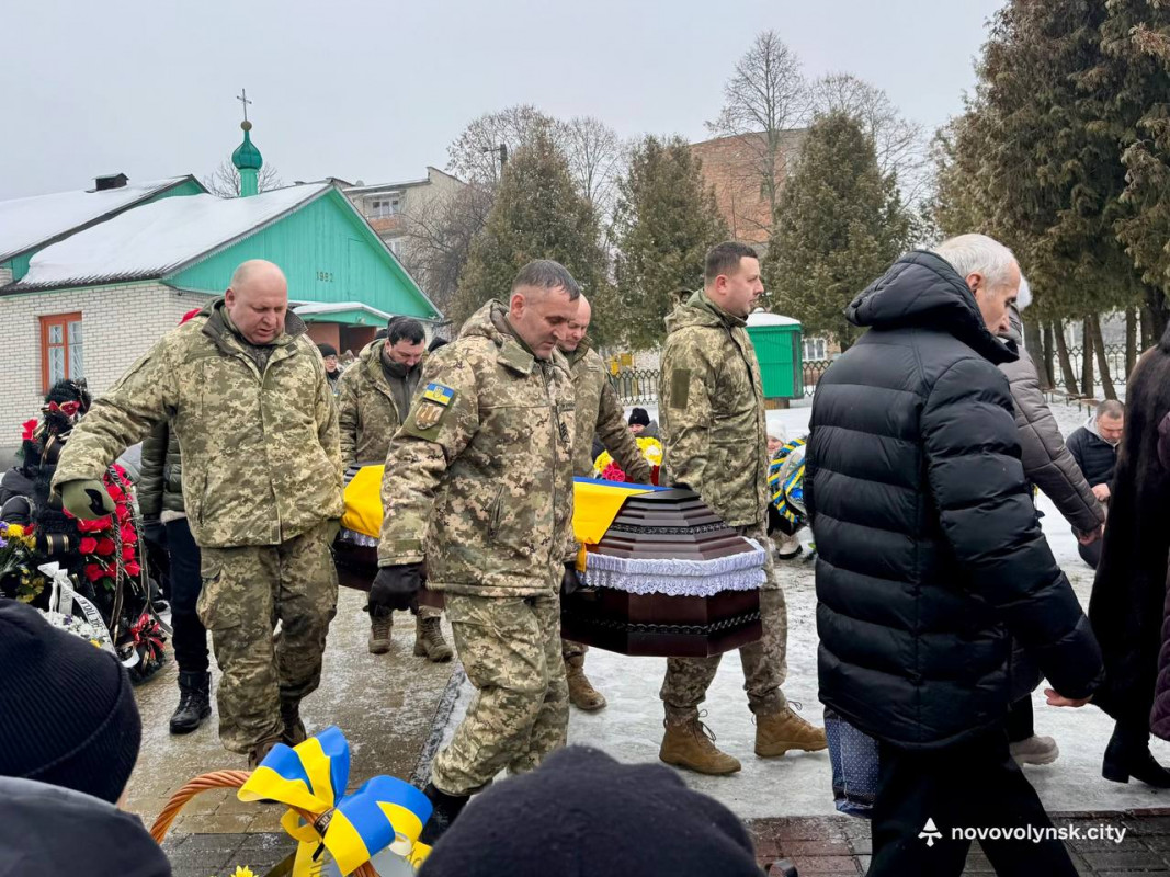 Загинув на Харківщині: на Волині попрощалися з Героєм Дмитром Назаровським