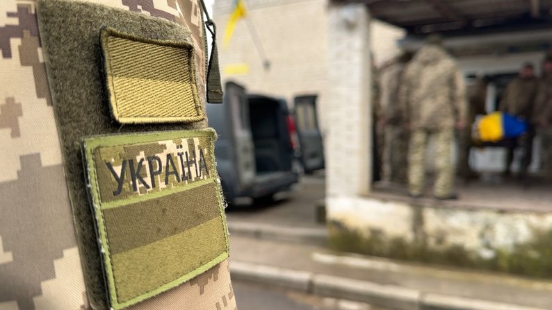 «День починається з трагедії»: лучанин понад 20 років працює судмедекспертом