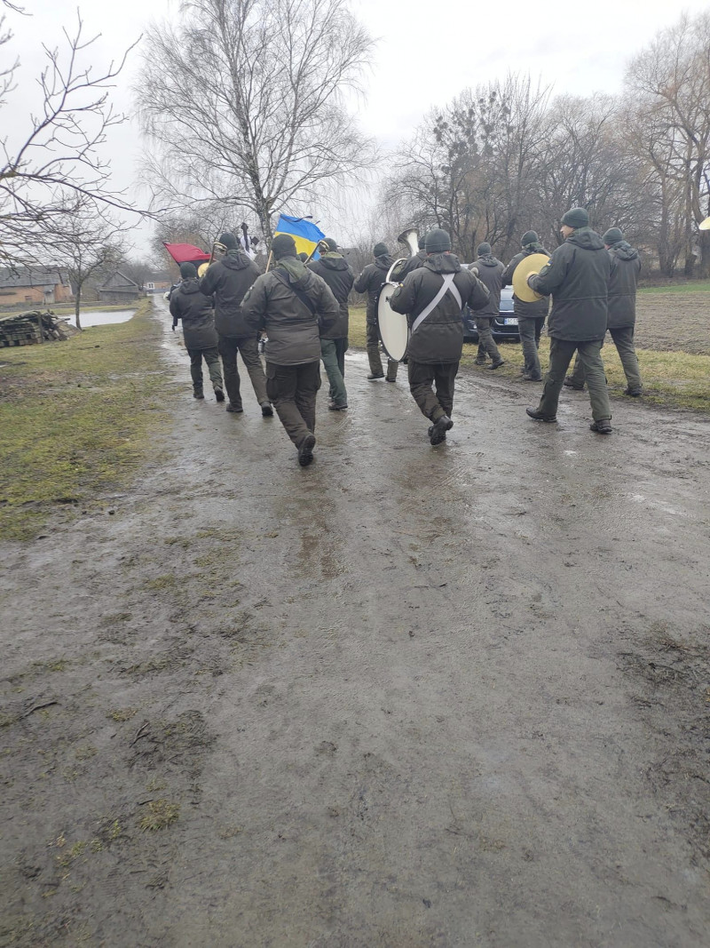 Без батька залишилось двоє синів: на Волині попрощалися  із Героєм Василем Бекеруком