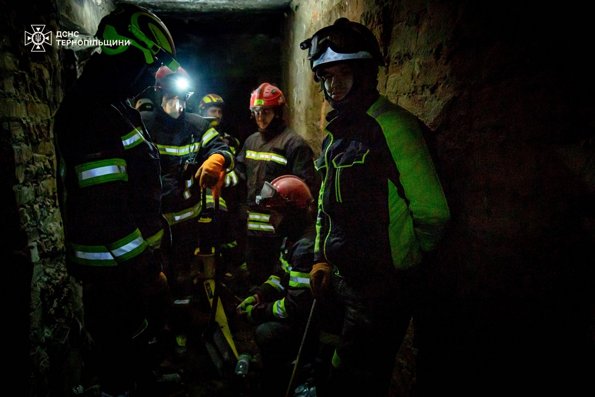 33 загиблих, 6 зниклих безвісти: у Тернополі завершили пошуково-рятувальні роботи на місці російського удару