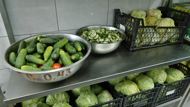 «Уже економимо»: як на Волині працює перша опорна шкільна кухня
