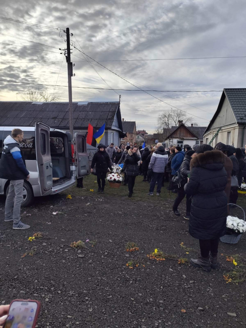 Майже через 7 місяців повернувся додому: на Волині попрощалися з 33-річним Героєм Дмитром Трофімюком