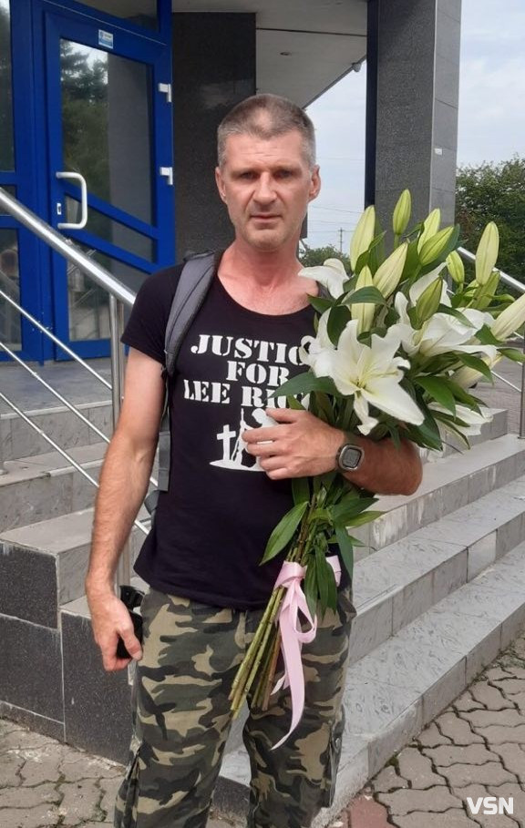 «Не хвилюйся, мамо, ми в лісі рибку ловимо», а у слухавці – вибухи: спогади про Героя з Волині Євгена Сороку