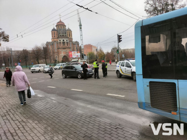 У Луцьку біля пішохідного переходу трапилася аварія