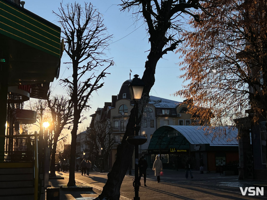 Останній день 2025 у Луцьку: місто в очікуванні Нового року. Фоторепортаж