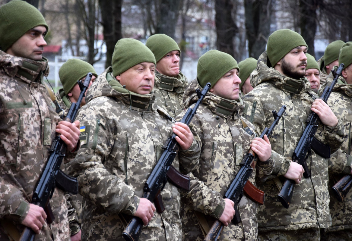 На Волині рекрути-прикордонники склали присягу: серед них 54-річний майстер карате