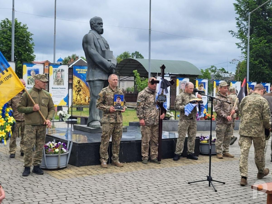 Понад два роки вважався зниклим безвісти: у громаді на Волині попрощалися з Героєм Олександром Барилюком