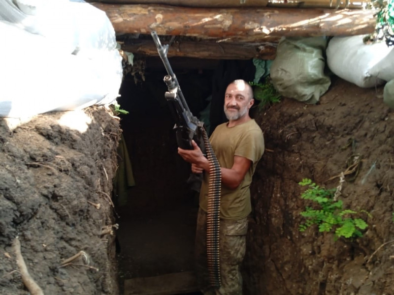 Пройшов пекло війни, та життя обірвалося у відпустці: Герою з Волині навіки 50