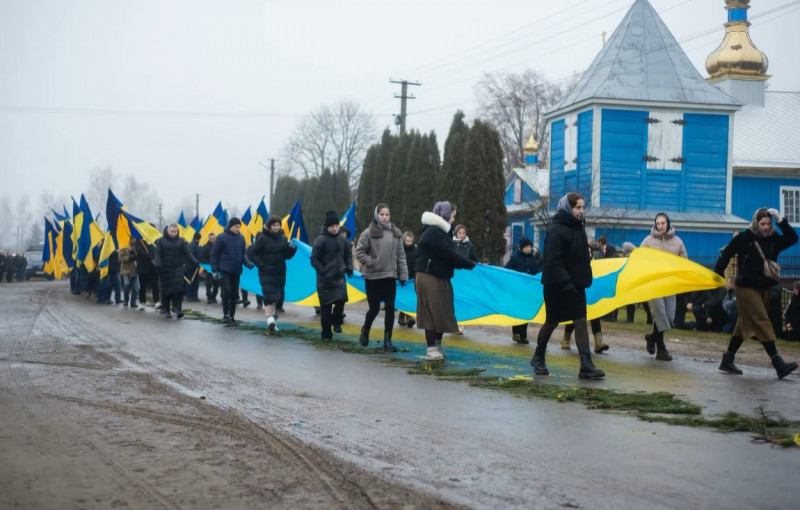 Вісім місяців вважався зниклим безвісти: на Волині в останню дорогу провели 18-річного Героя Сергія Капітула