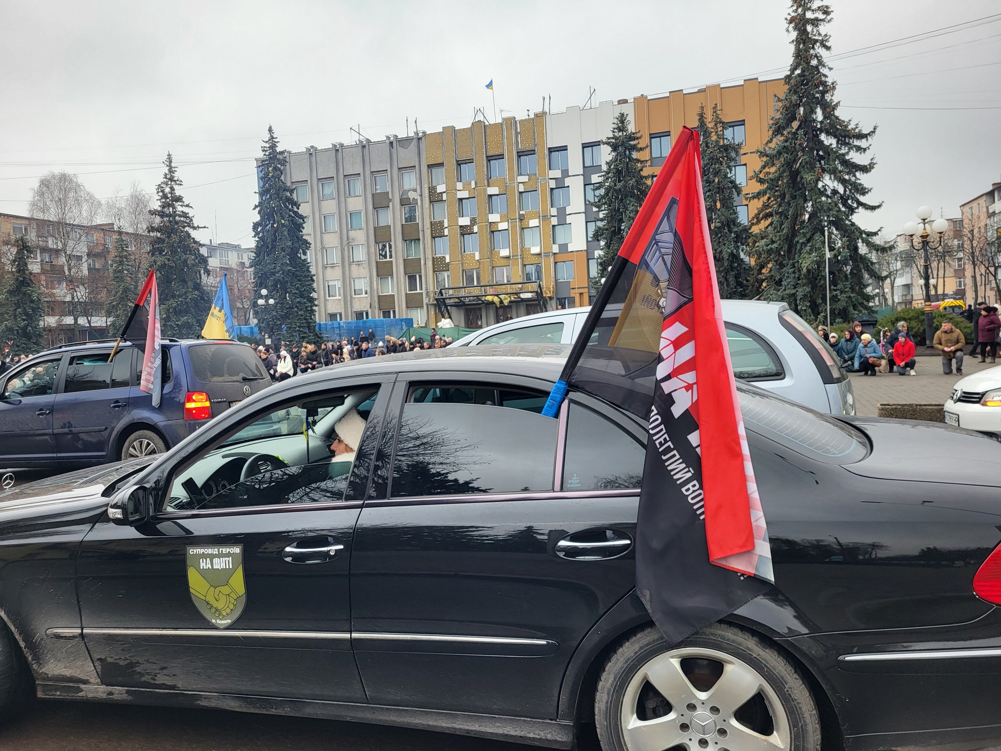 Незадовго до загибелі дізнався, що стане татом третьої доньки: на Волині попрощалися з Героєм Василем Сорокою
