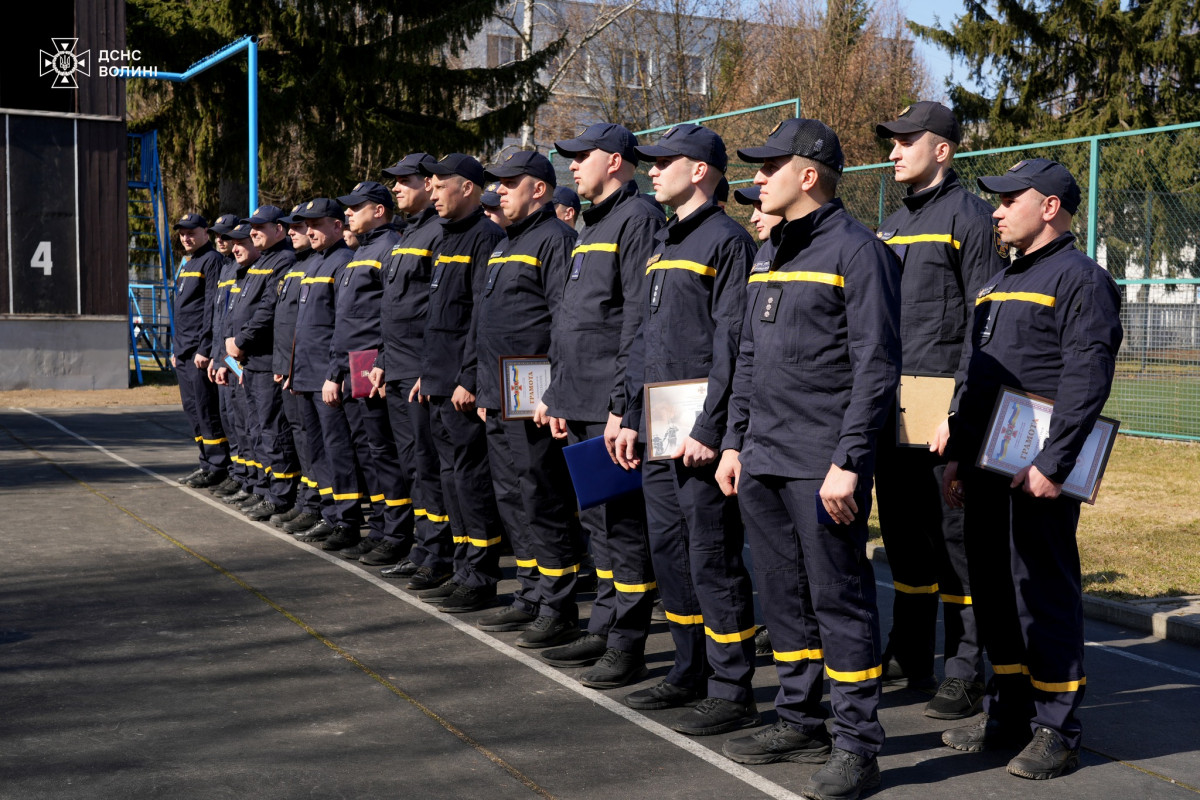 У Луцьку відзначили рятувальників за мужність під час ліквідації пожеж і наслідків обстрілів
