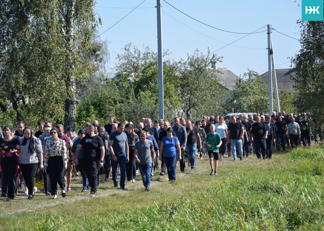 Поховали поряд із могилою його рідного брата-захисника: на Волині попрощались із Героєм Василем Мухою