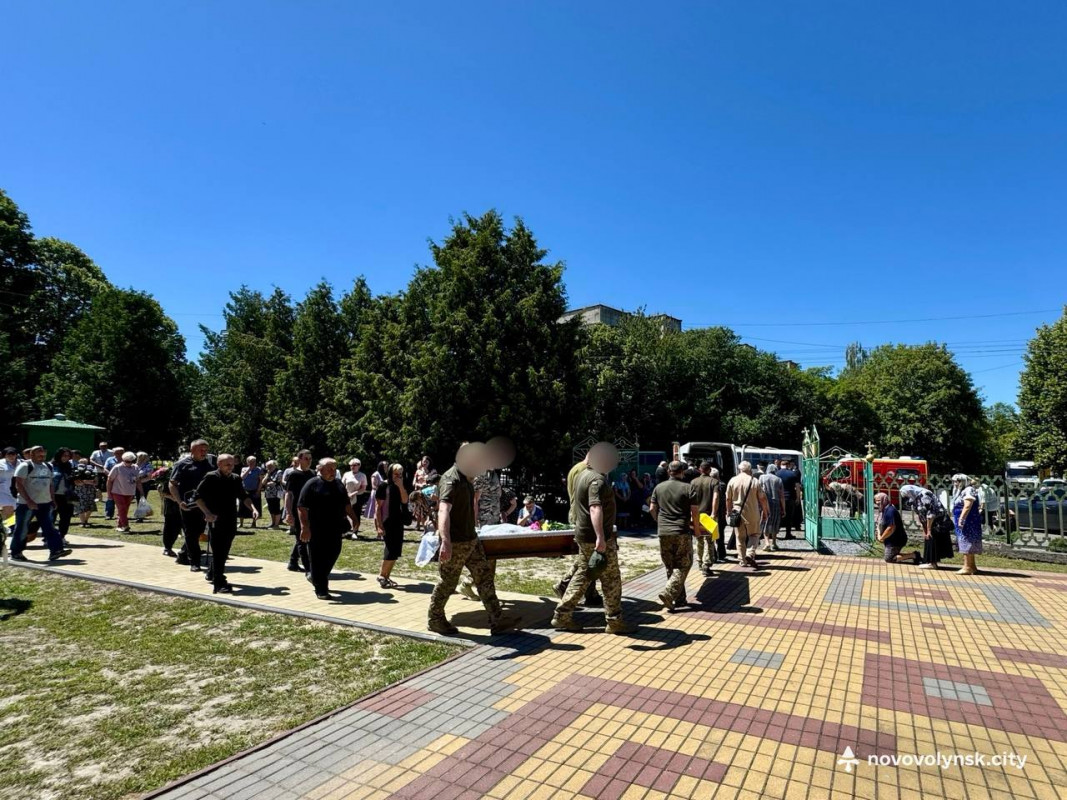 Серце перестало битися на полігоні: волиняни попрощалися з захисником Олегом Мартинюком