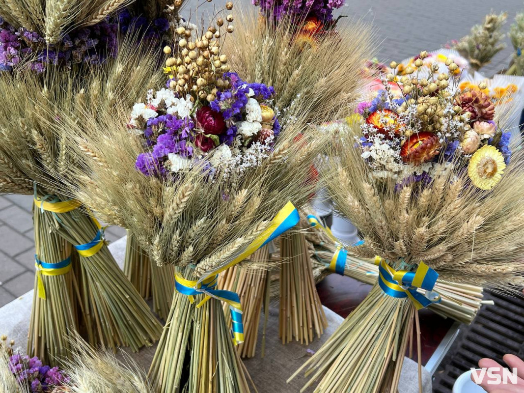 У Луцьку вже продають дідухи на свята: з чого роблять та скільки коштує