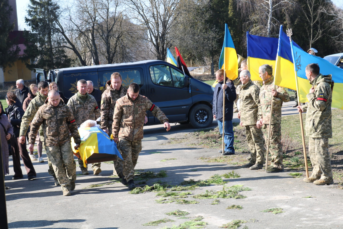 Загинув наприкінці грудня 2024 року: на Волині попрощалися з Героєм Андрієм Мацеруком