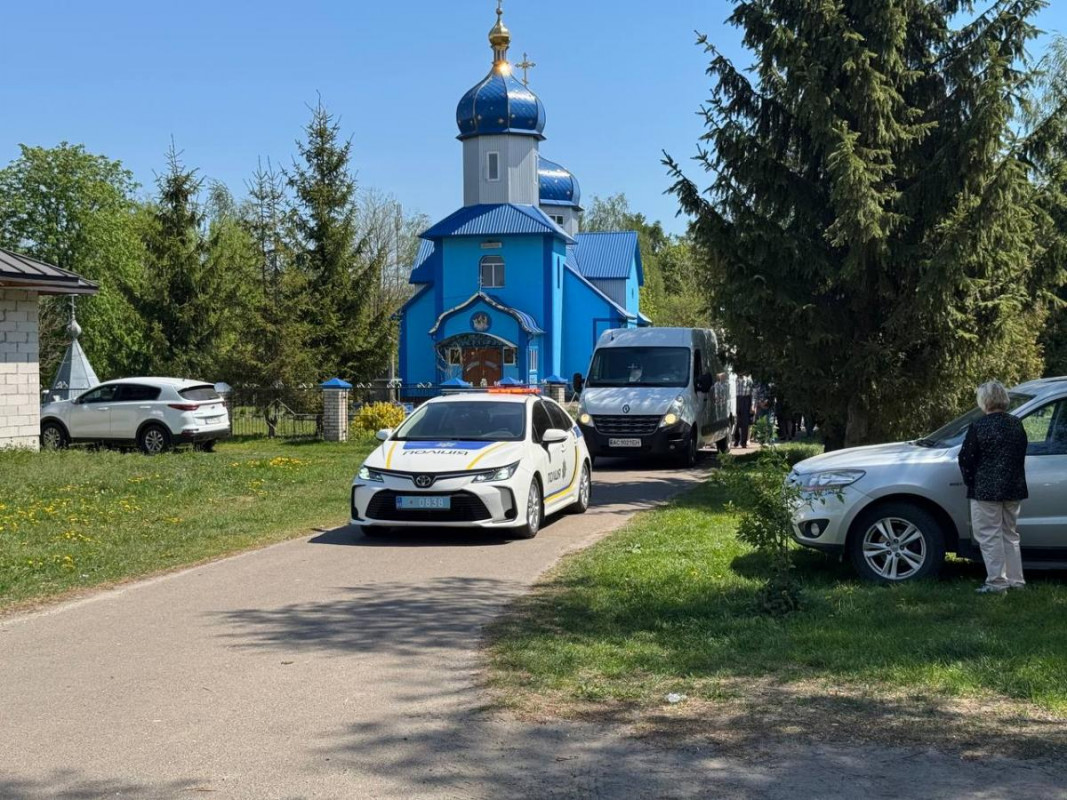На Волині в останню дорогу провели поліцейського Миколу Сидорука