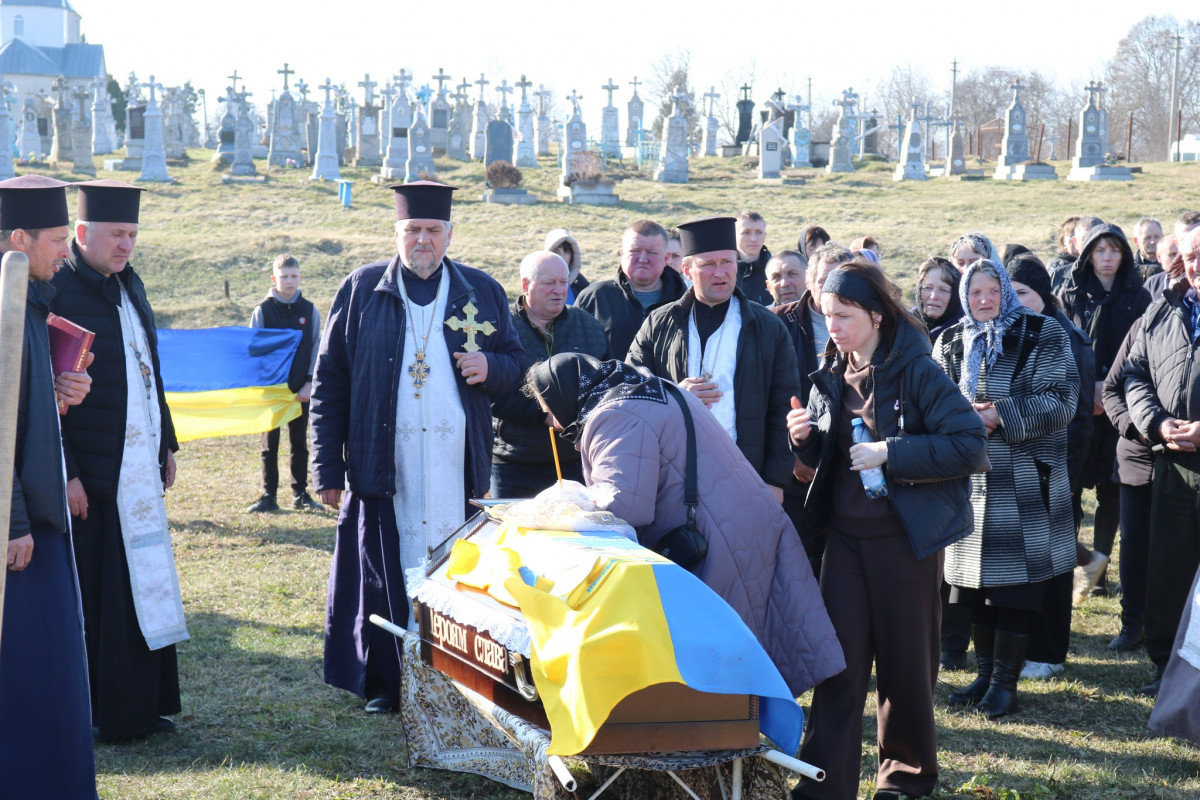 Загинув наприкінці грудня 2024 року: на Волині попрощалися з Героєм Андрієм Мацеруком