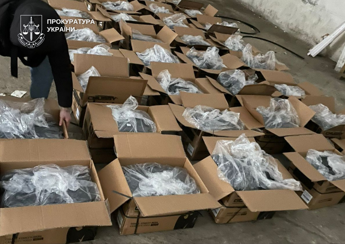 Незаконний бізнес на 430 млн грн: троє волинян організували мережу виготовлення і збуту наркотиків