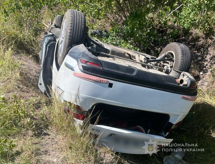 На Волині автівка злетіла у кювет: постраждали три пасажирки